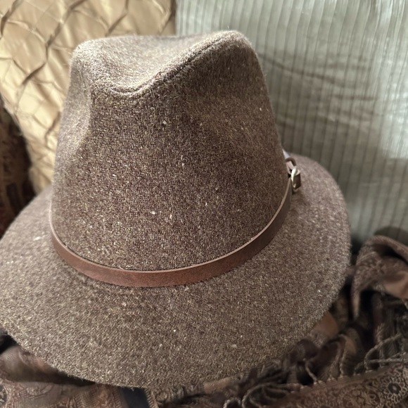 Vintage Stylish Hat - Picture 5 of 9